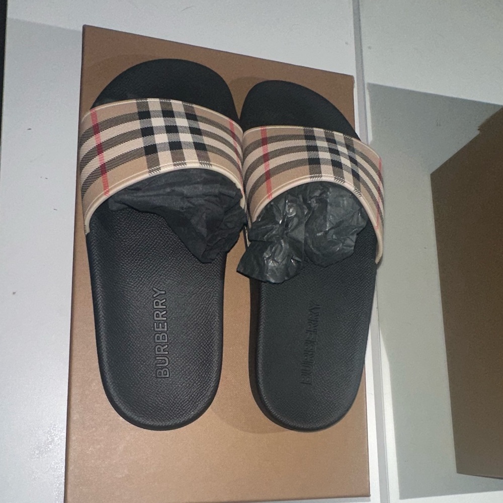 Burberry slides sz 38